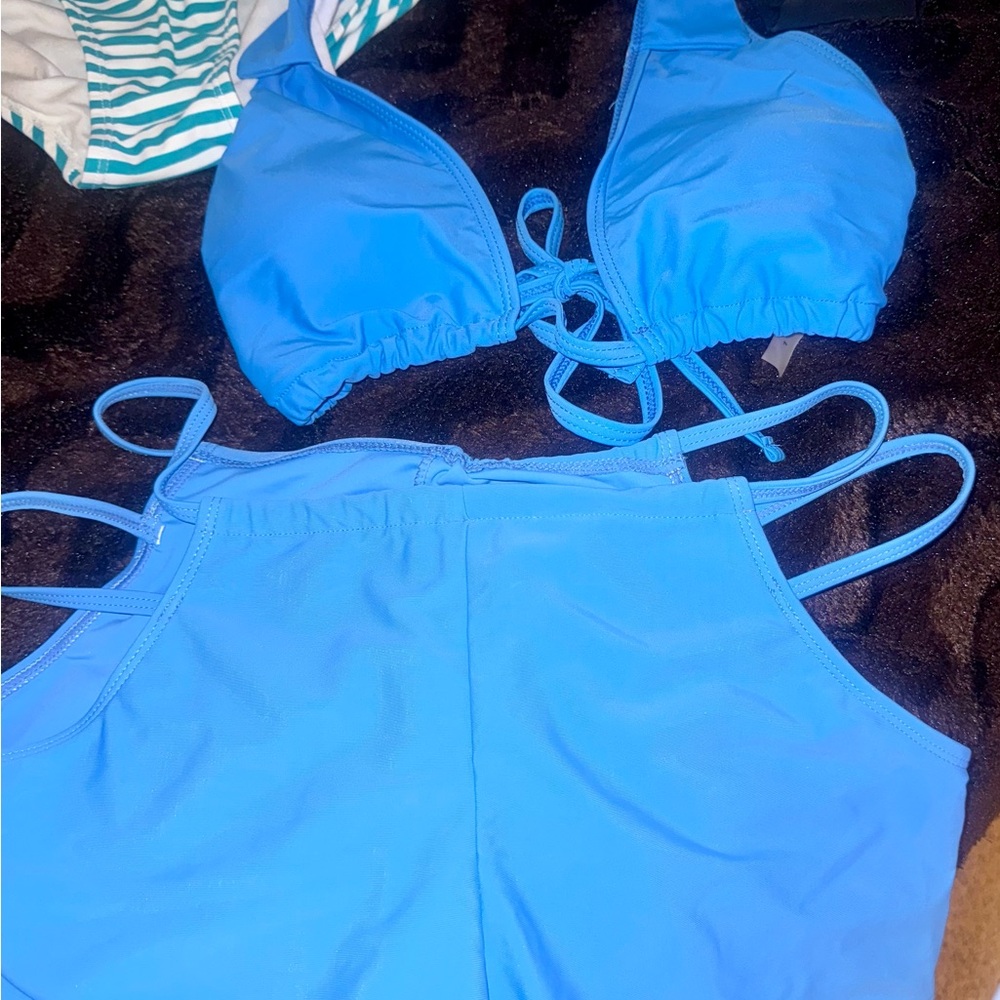 Bikini bundle - Picture 2 of 6